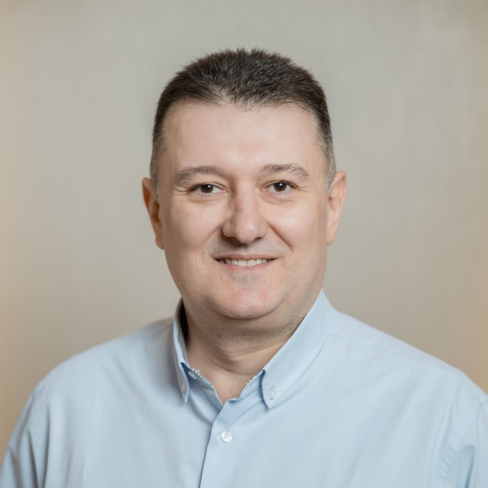 Primarijus, specijalista ginekologije i akušerstva, doktor nauka — osnivač Embrave IVF klinike